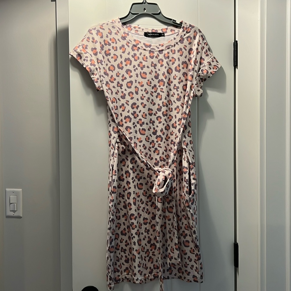 Amazon Leopard dress with pockets.